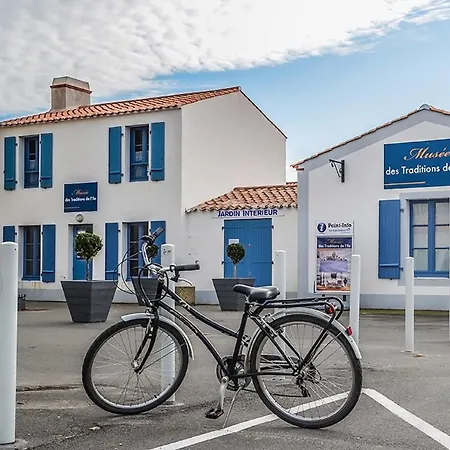 Face à La - 50 M De La Des Homardiers La Guérinière