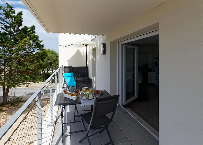 Appartement Face à La - 50 M De La Des Homardiers