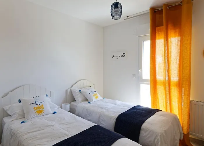 Face à La - 50 M De La Des Homardiers La Guérinière