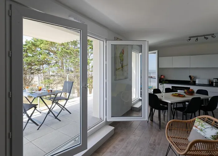 Face à La - 50 M De La Des Homardiers Appartement *