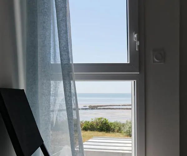 Appartement Face à La - 50 M De La Des Homardiers La Guérinière